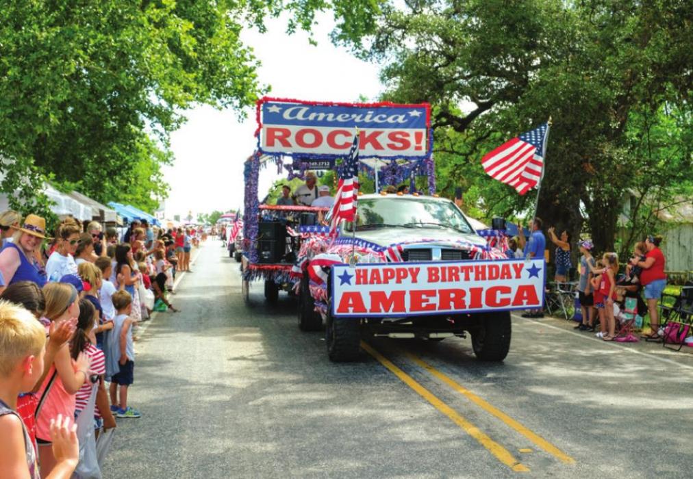 Nearly 90 Floats Line Up for Round Top Parade The Fayette County Record