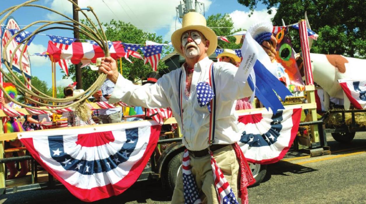 Nearly 90 Floats Line Up for Round Top Parade The Fayette County Record